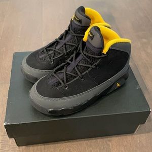 Jordan Retro 9 Black & University Gold